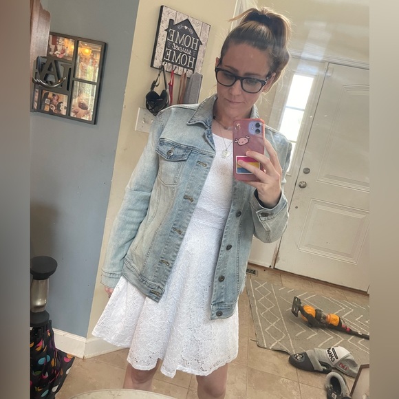 Meet your Posher, Robin! Welcome to my Closet! - Picture 15 of 15